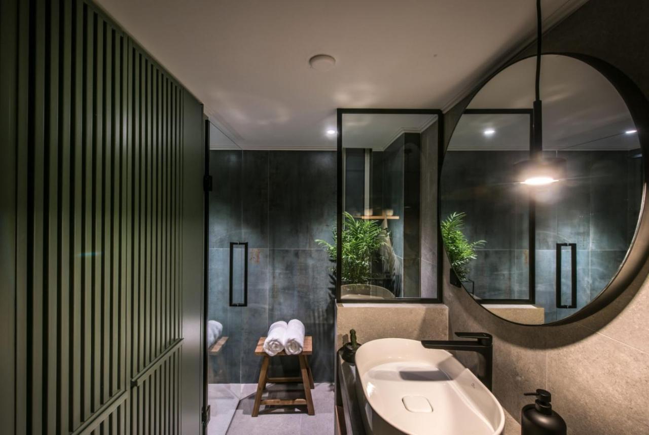 Relaxo Collection Luxury Suites In The Heart Of Heraklion Exterior foto