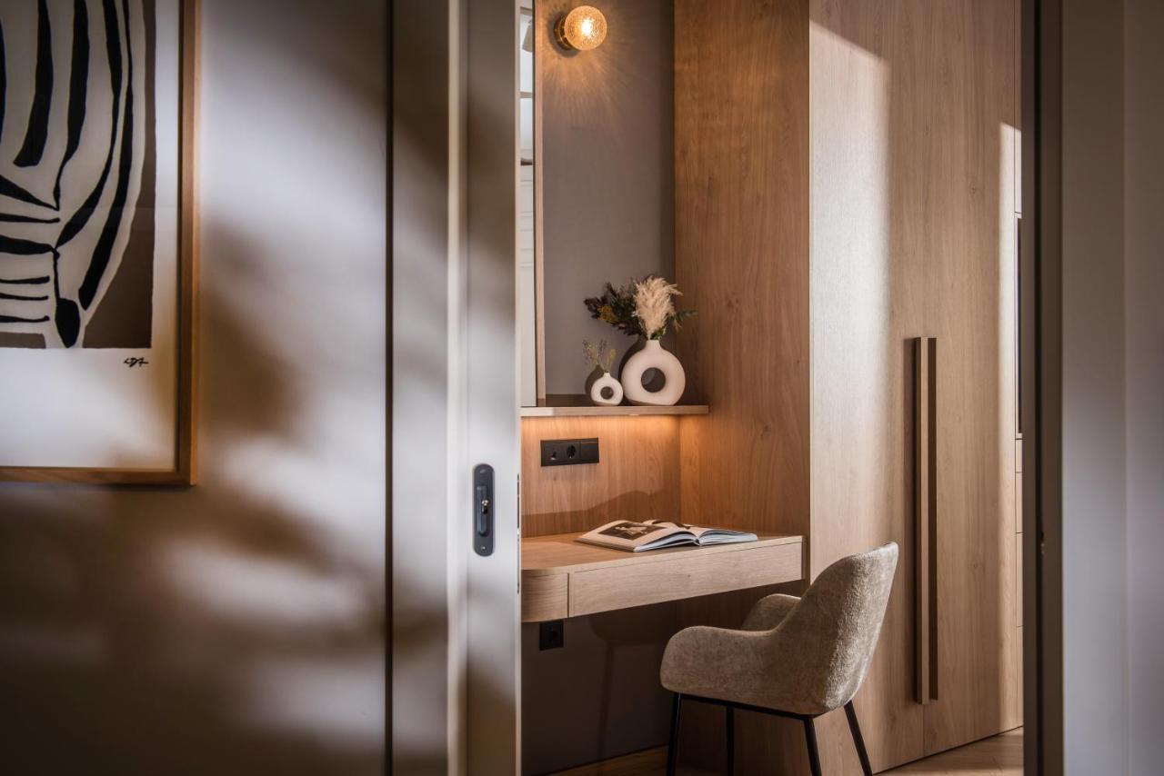 Relaxo Collection Luxury Suites In The Heart Of Heraklion Exterior foto